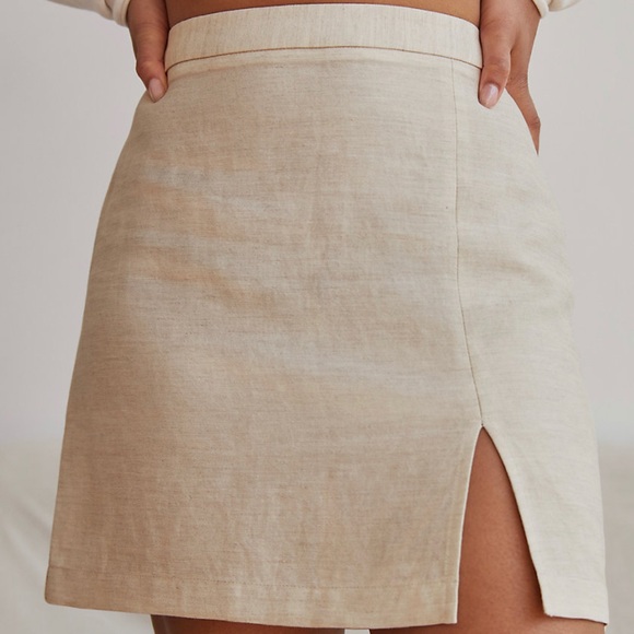 Wilfred Layover Skirt (Aritzia) - Picture 4 of 4